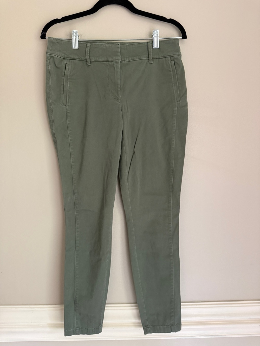 NWOT Loft Olive Green Skinny Pull-On Pants, size 2